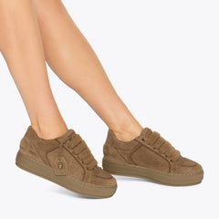 southbank tag sneaker